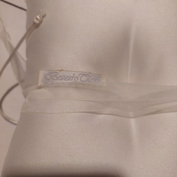 Pillow and garter - Picture 10 of 11